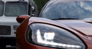 C6-Corvette-OEM-Headlights